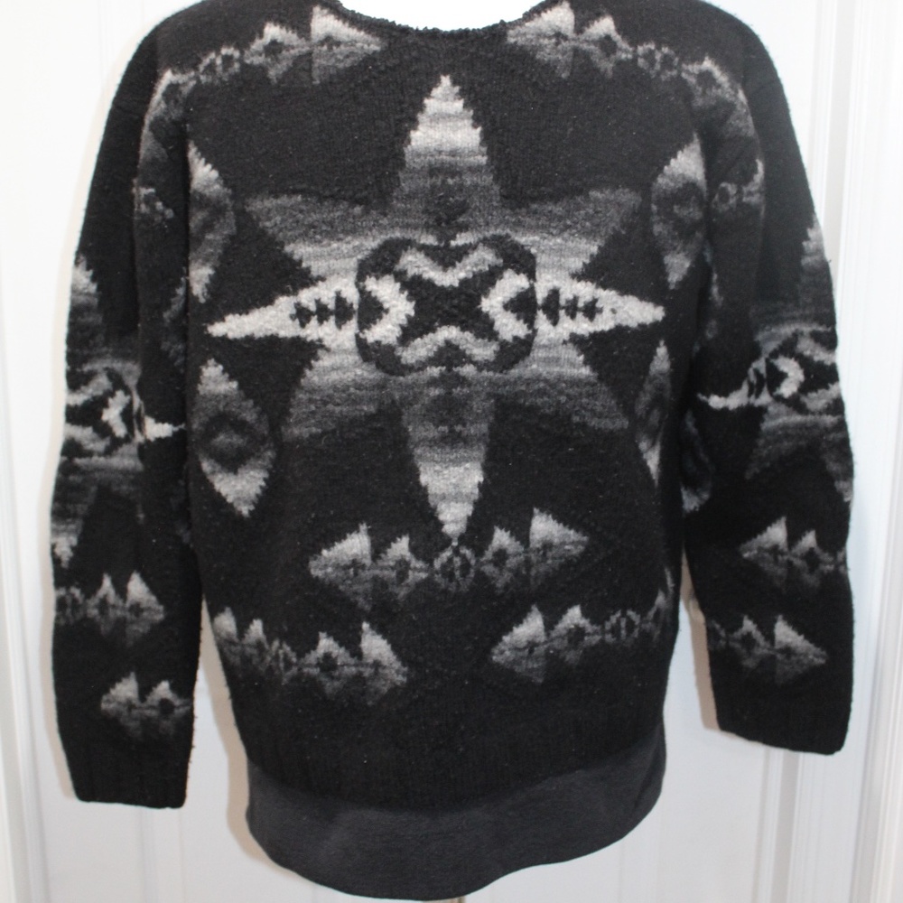 Beautiful Unbranded Sweater Black & White Indian Blanket Hand Knit Wool Aztec